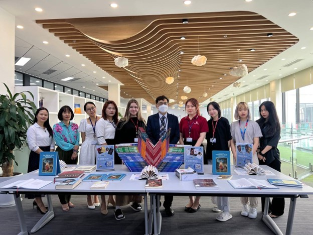 Welcome international students as library work – study students